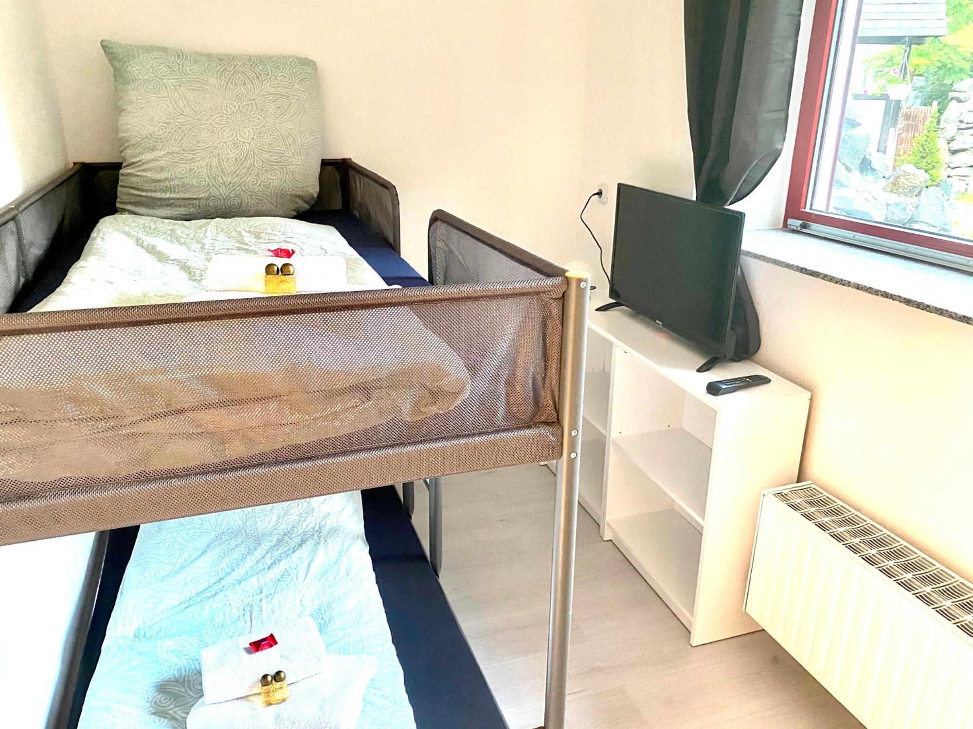 Monteurwohnung Am Flughafen Шкойдиц Екстериор снимка